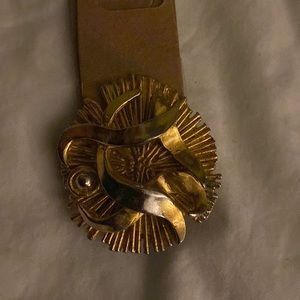 Gold tone signed Schatz brooch 94